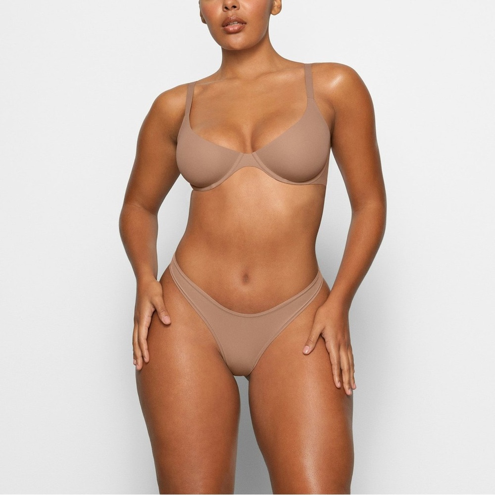 SKIMS NWT 32D Fits Everybody Scoop Plunge Bra Sienna